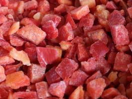Frozen red pepper dice 