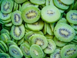 frozen kiwi slice
